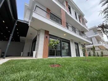 伊斯坦布尔Buyukcekmece豪华滨海家庭住宅